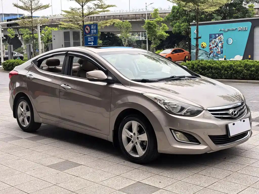 Hyundai Elantra Langdong 2014 — фото 3