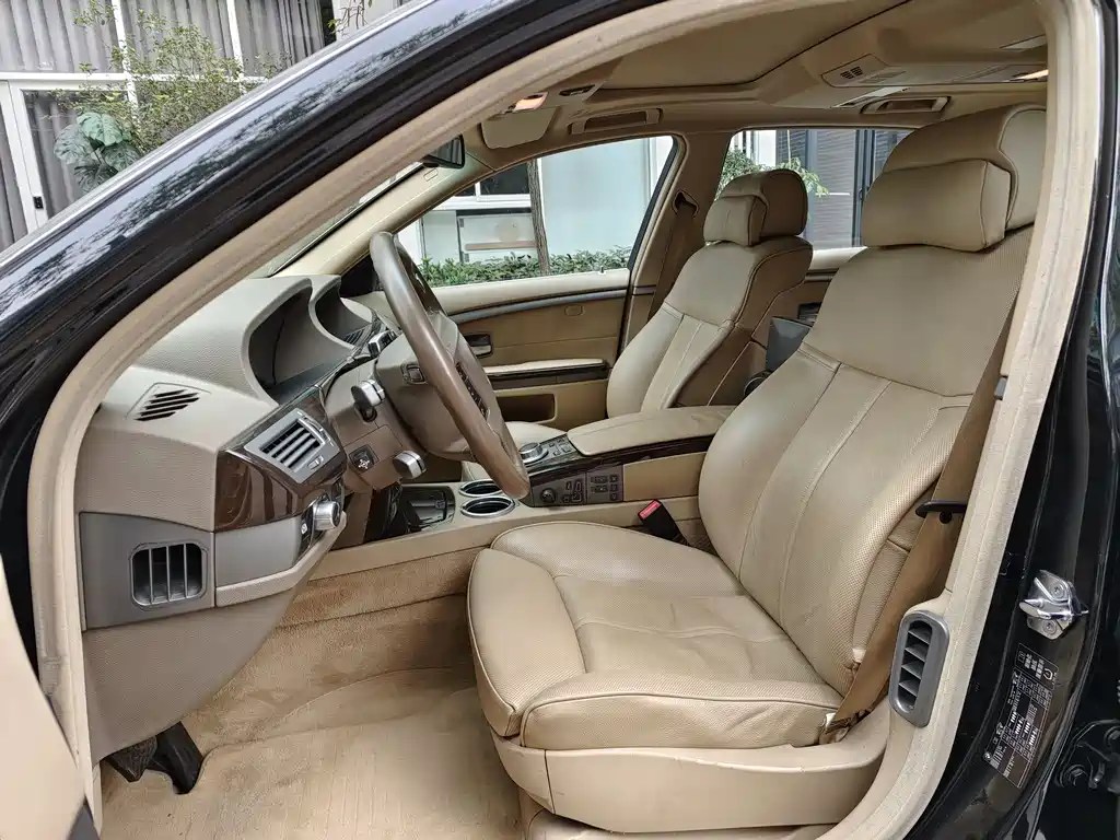BMW 7 Series 2008 — фото 11