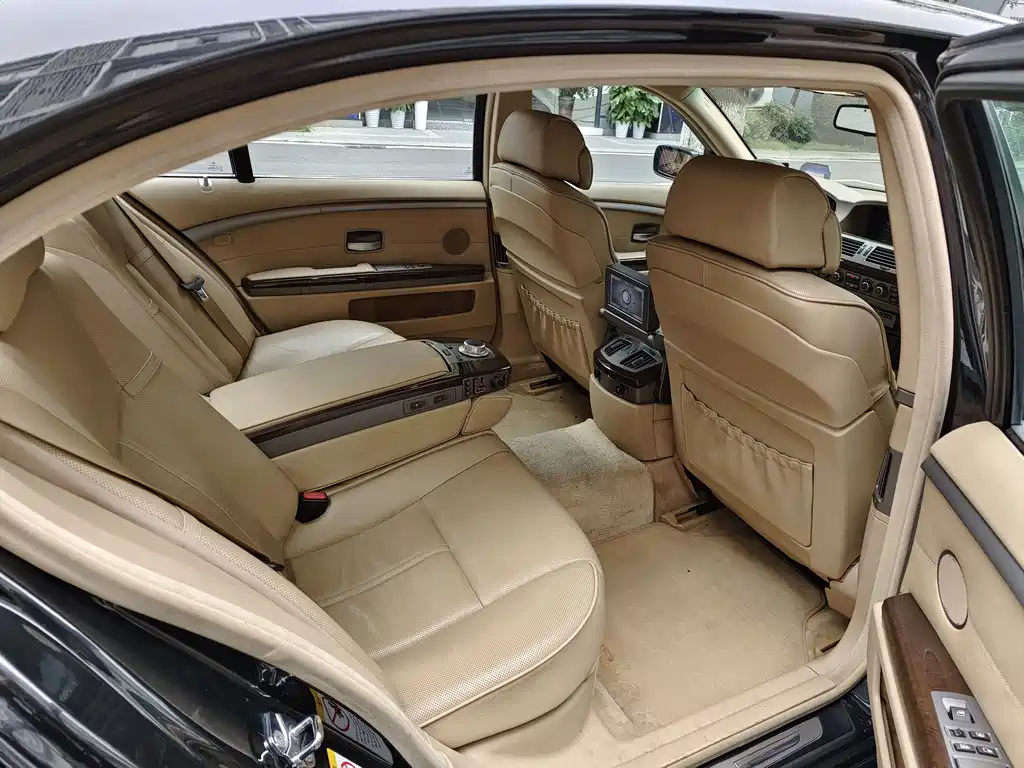 BMW 7 Series 2008 — фото 16