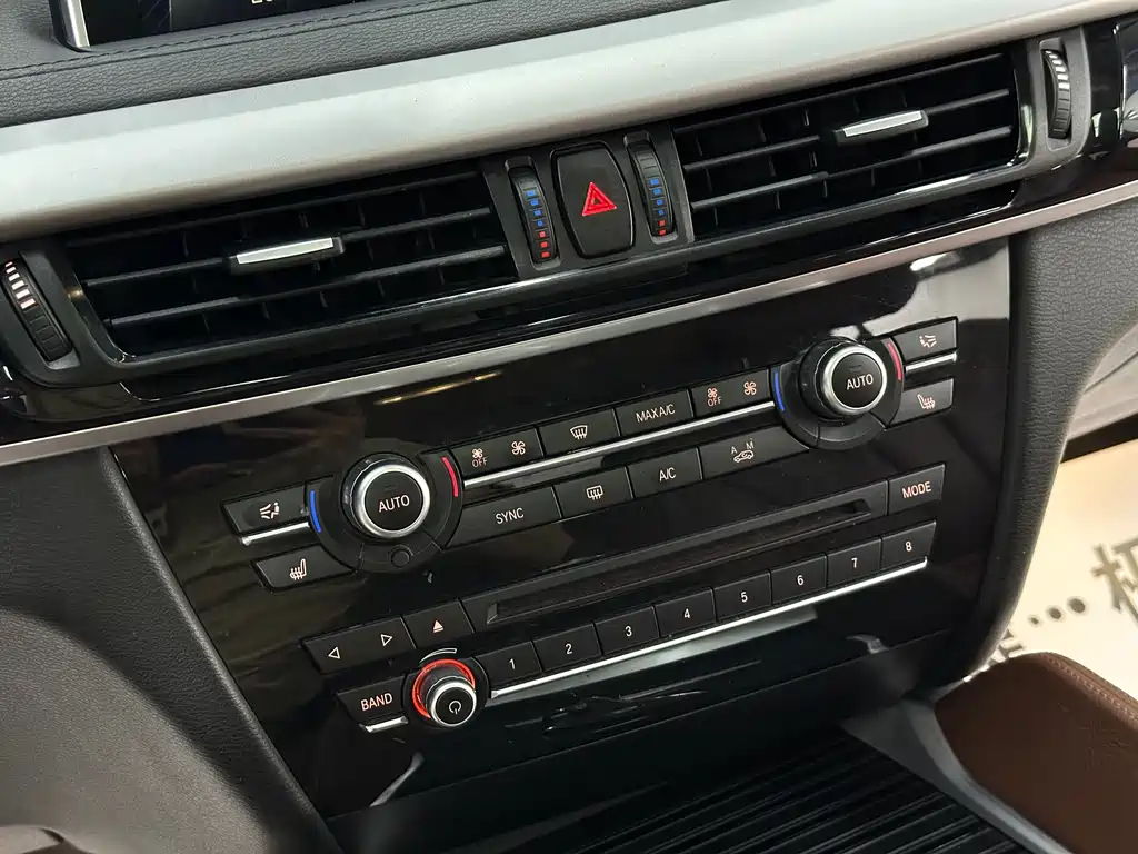 BMW X6 2015 — фото 12