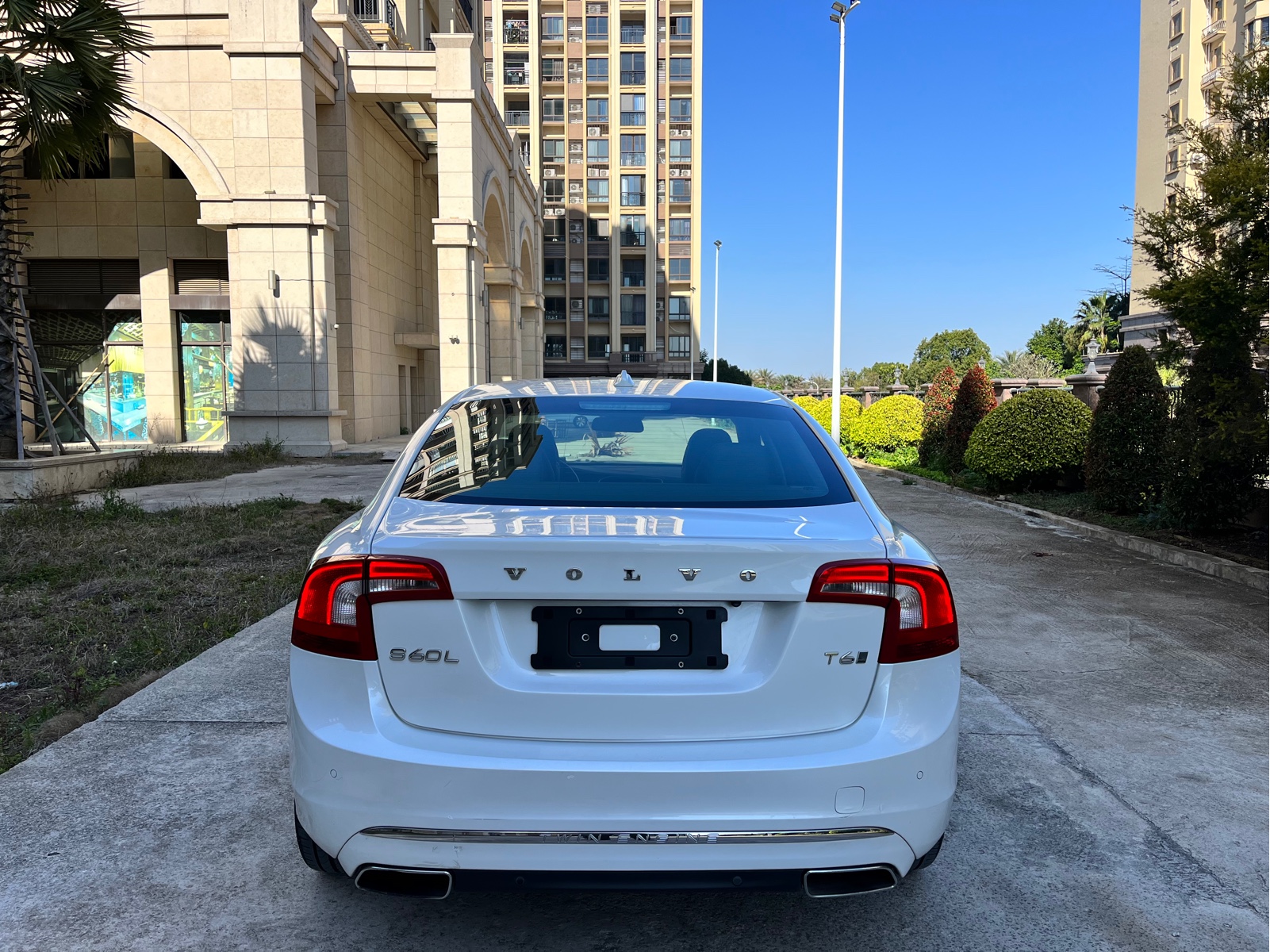 Volvo S60 PHEV 2015 — фото 24