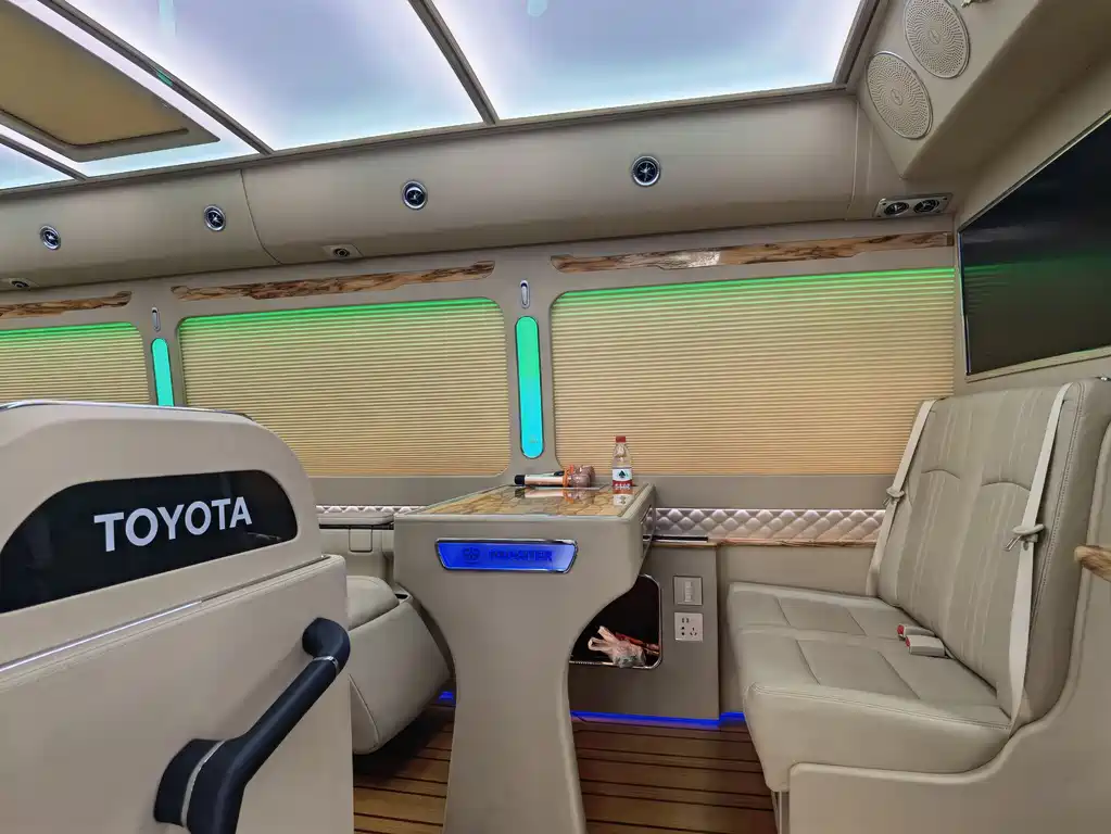 Toyota Coaster 2022 — фото 15