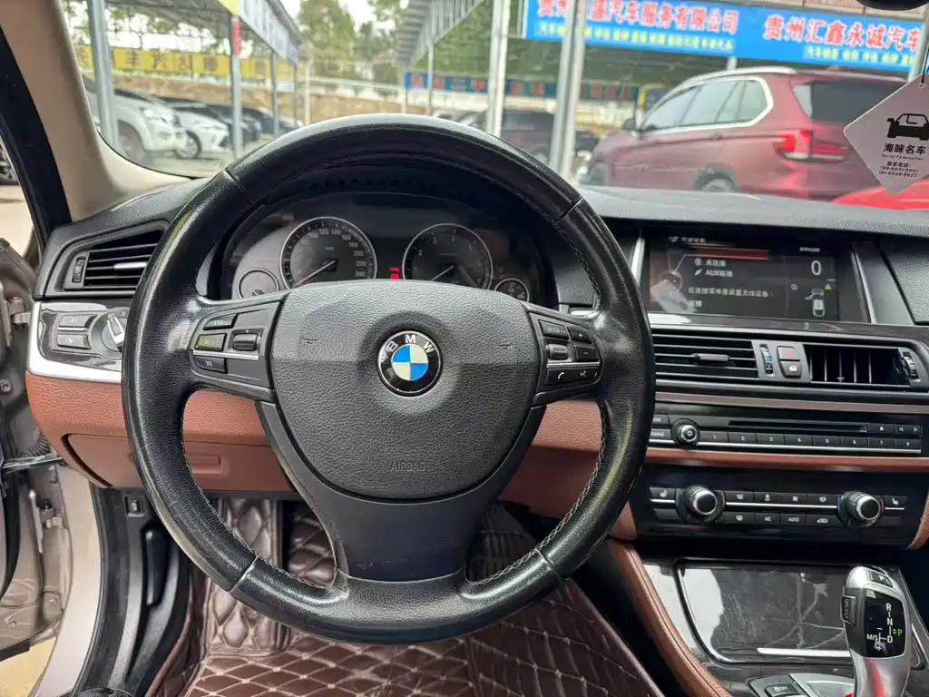 BMW 5 Series 2016 — фото 9