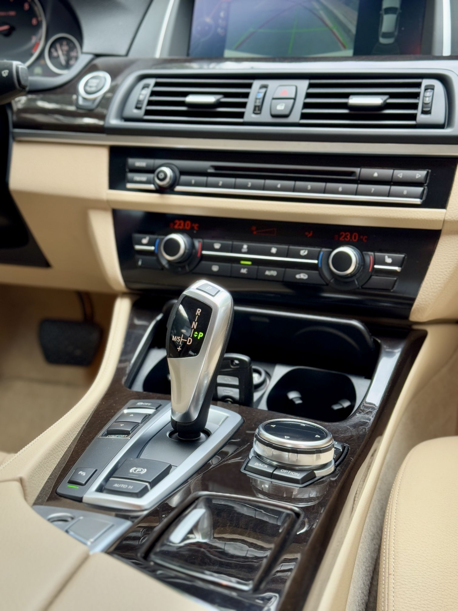 BMW 5 Series 2014 — фото 10