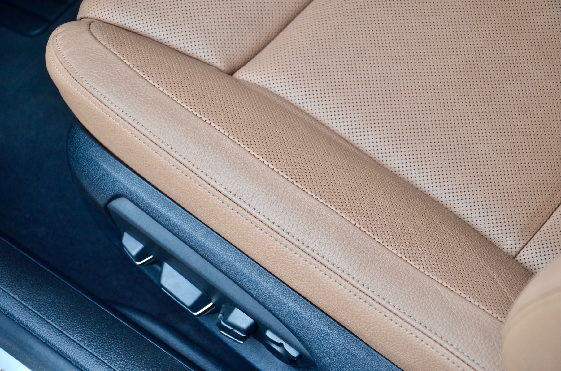 BMW 7 Series 2015 — фото 12