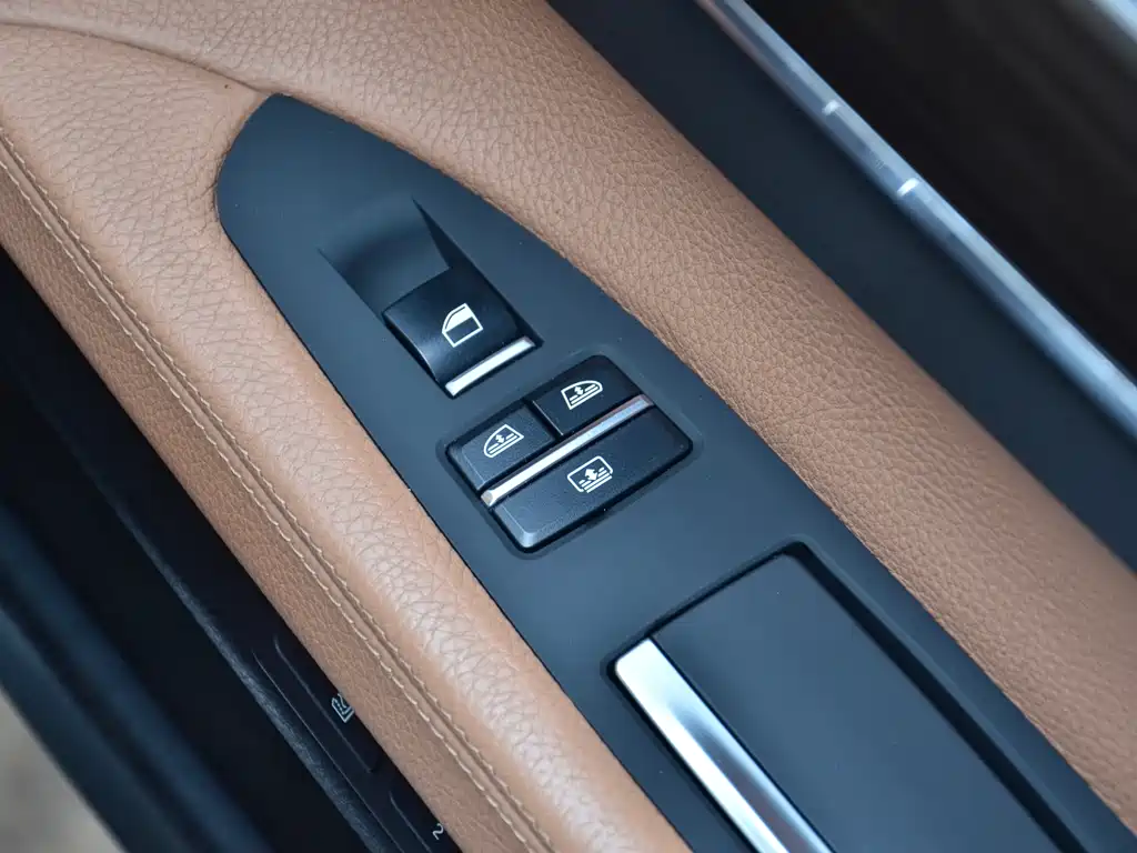 BMW 7 Series 2015 — фото 27