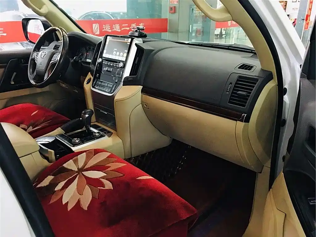 Toyota Land Cruiser 2017 — фото 6