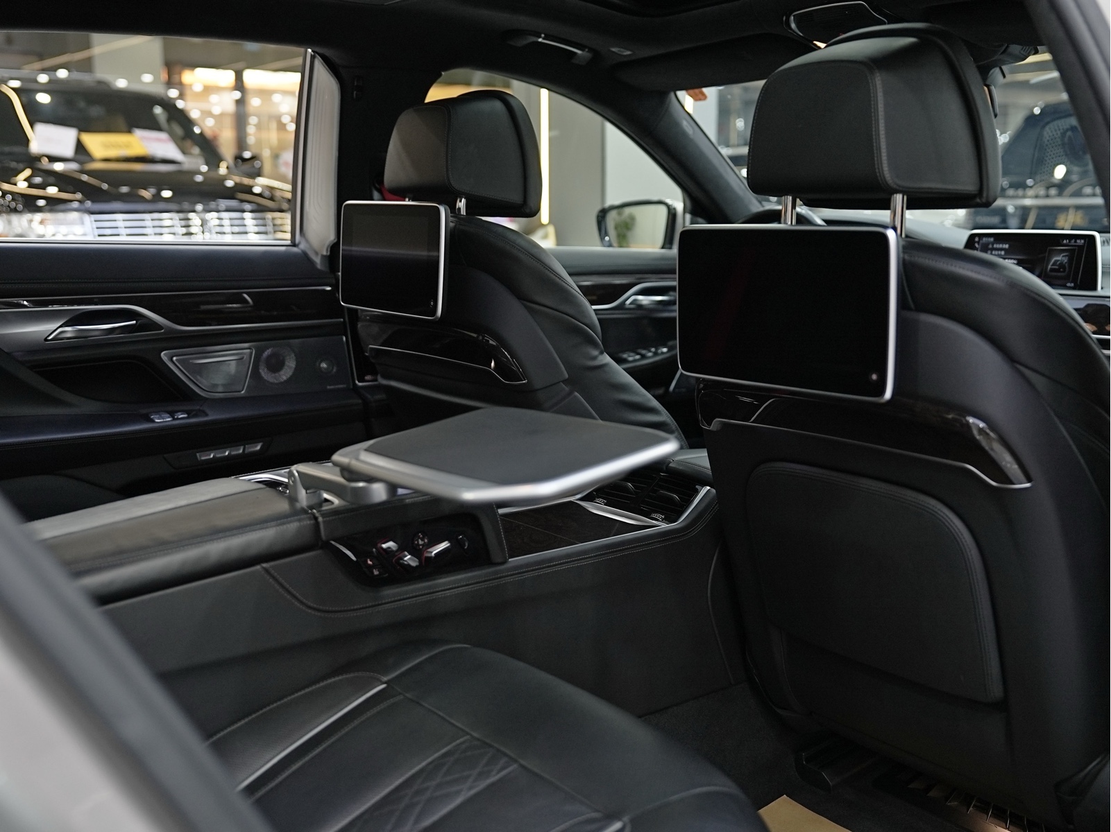 BMW 7 Series 2016 — фото 27