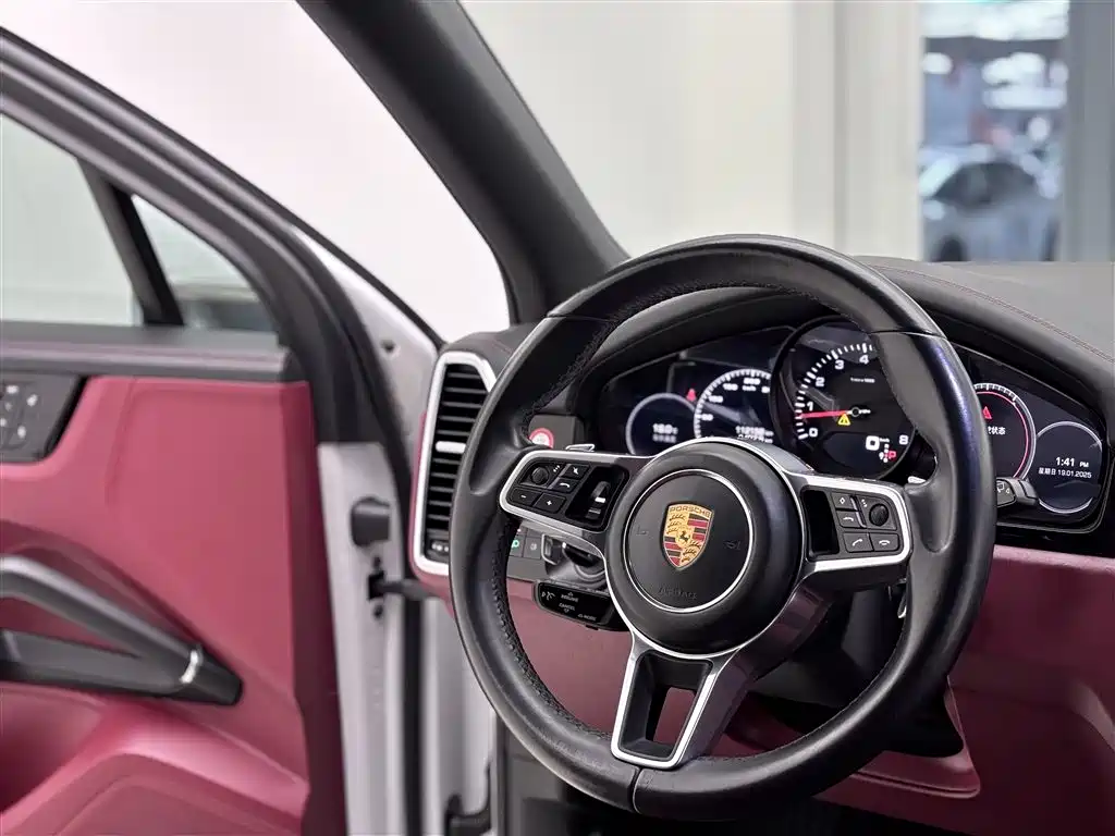 Porsche Cayenne 2018 — фото 13
