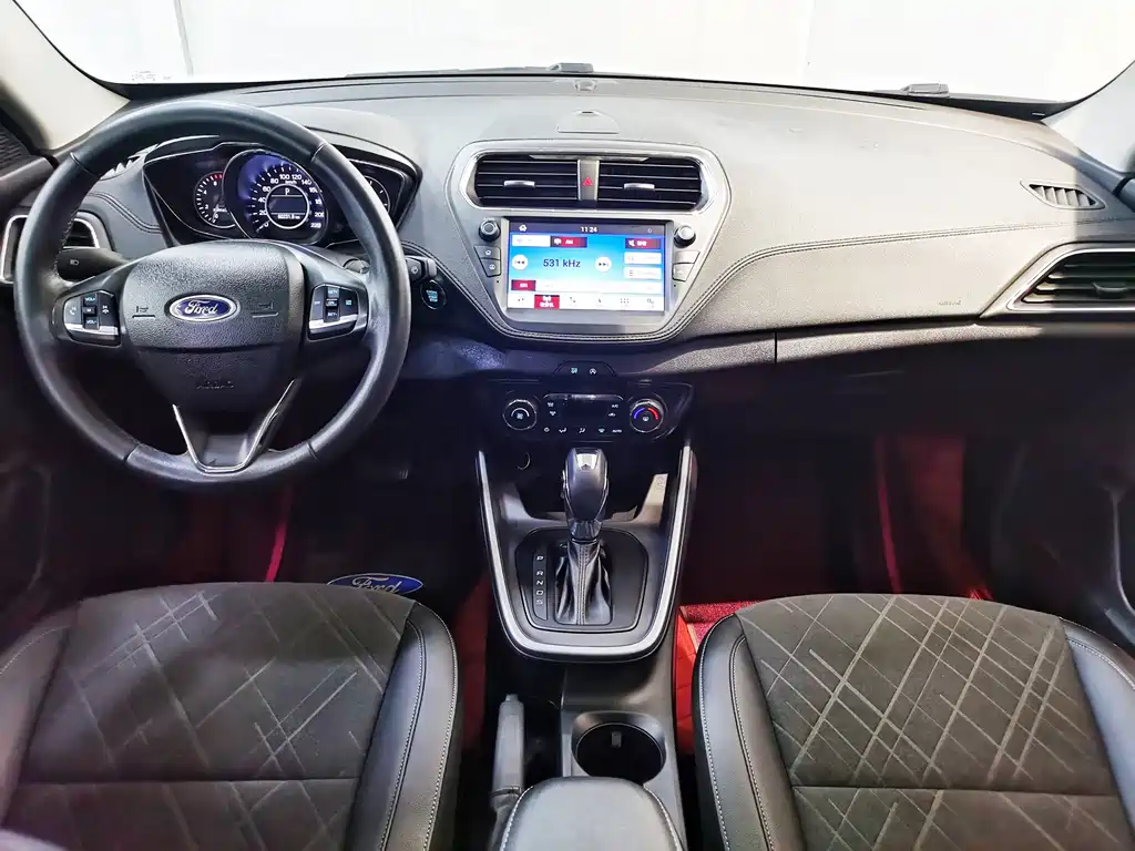 Ford Escort 2020 — фото 18