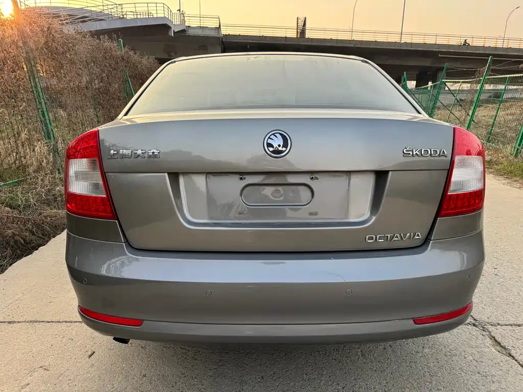 Skoda Octavia 2014 — фото 9