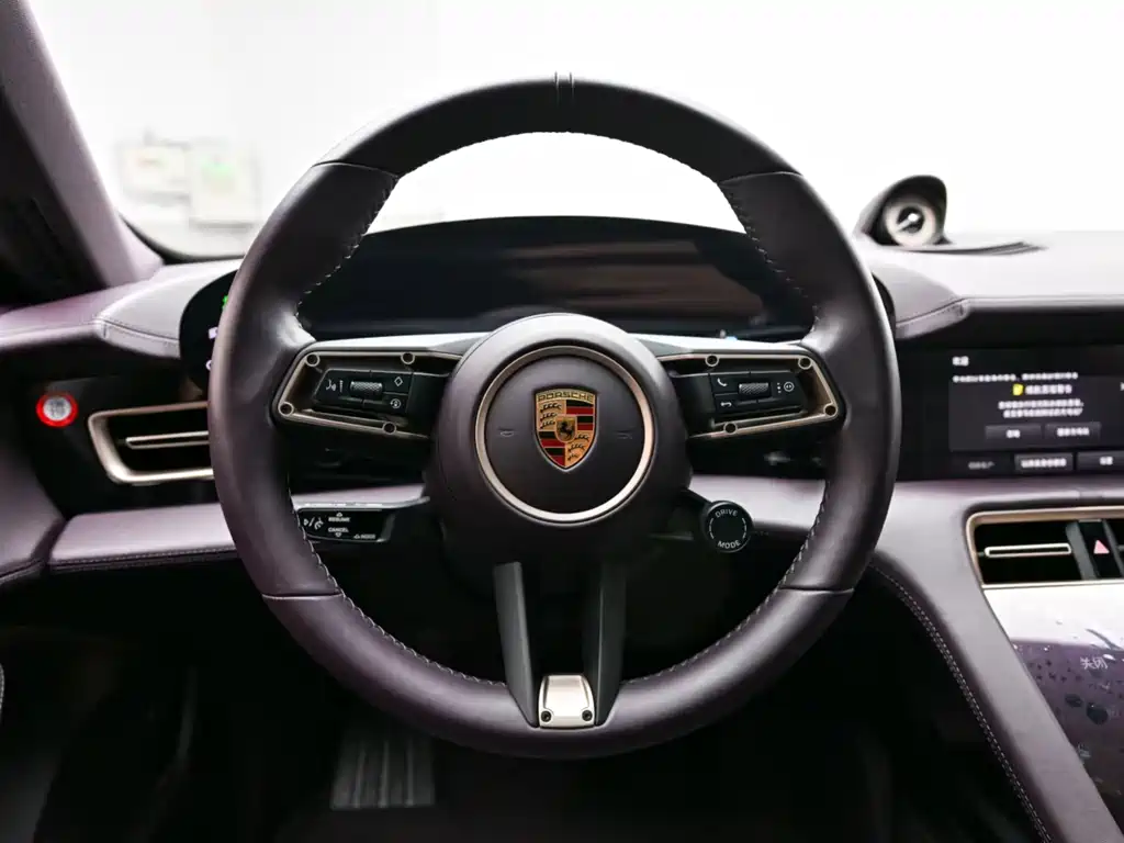 Porsche Taycan 2023 — фото 11