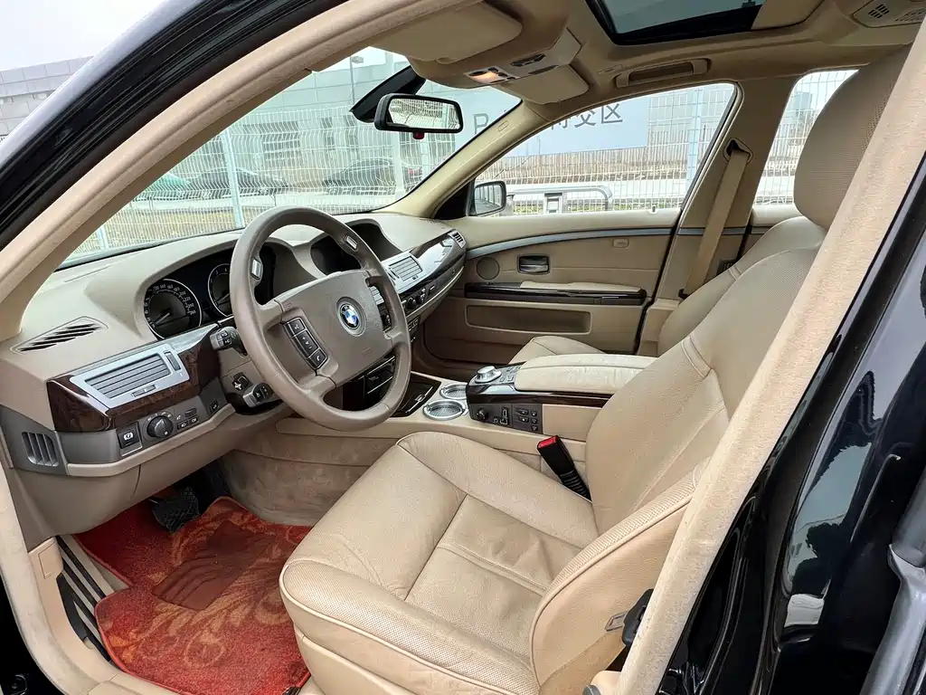 BMW 7 Series 2004 — фото 19