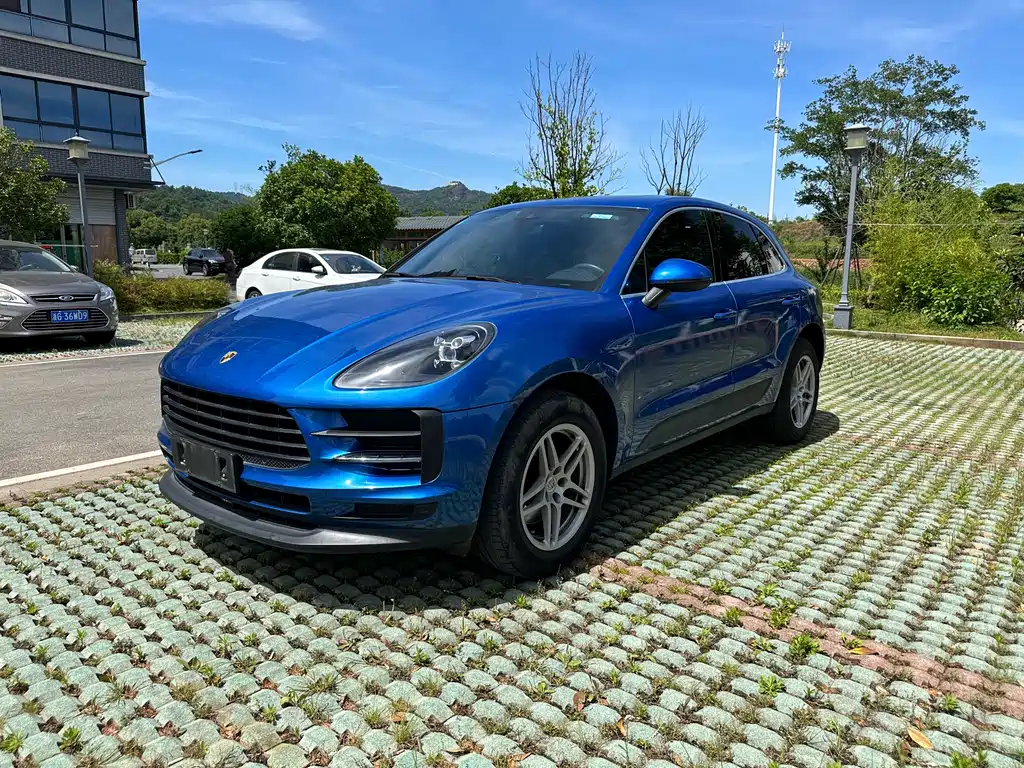 Porsche Macan 2019 — фото 1