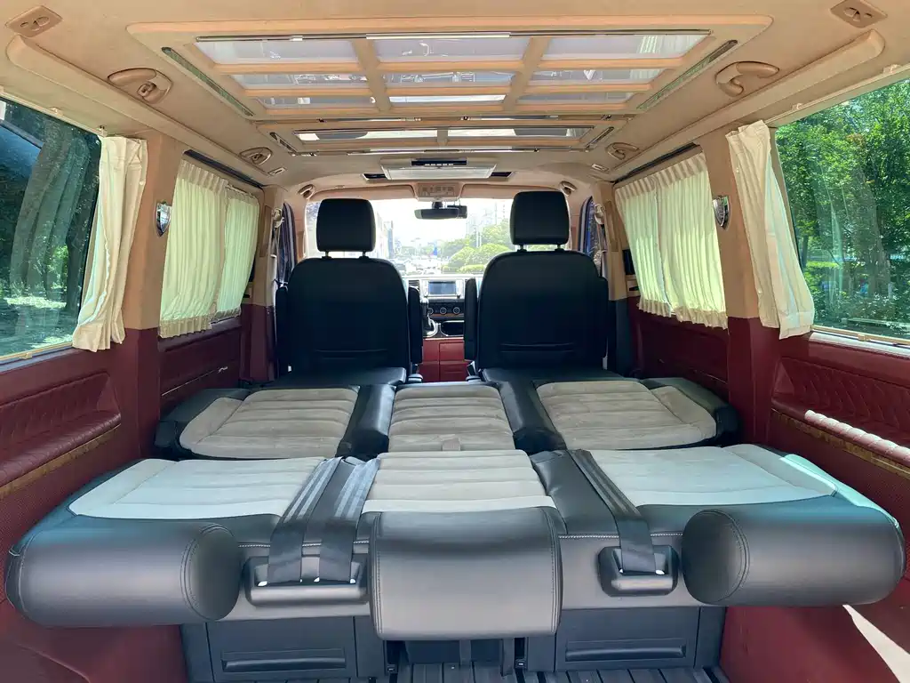 Volkswagen Multivan 2018 — фото 7