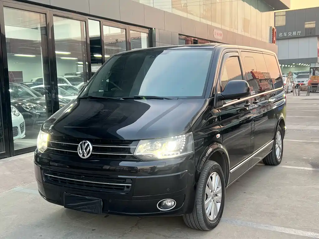 Volkswagen Multivan 2015 — фото 1