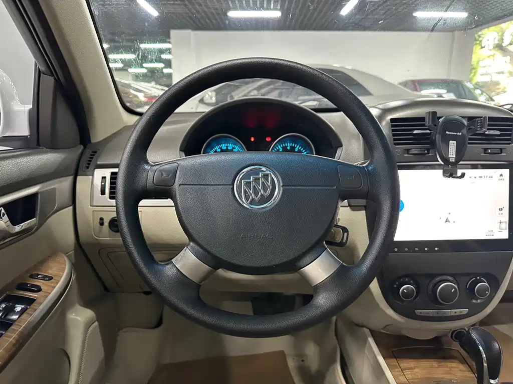 Buick Excelle 2016 — фото 10