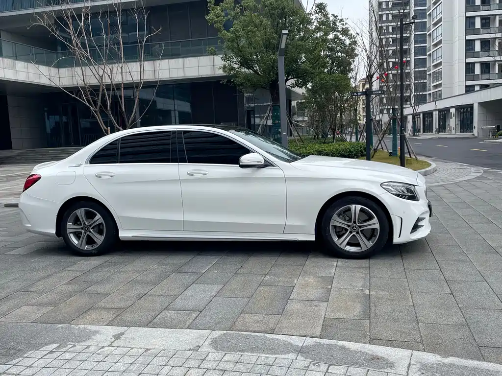 Mercedes-Benz C-Class 2019 — фото 4