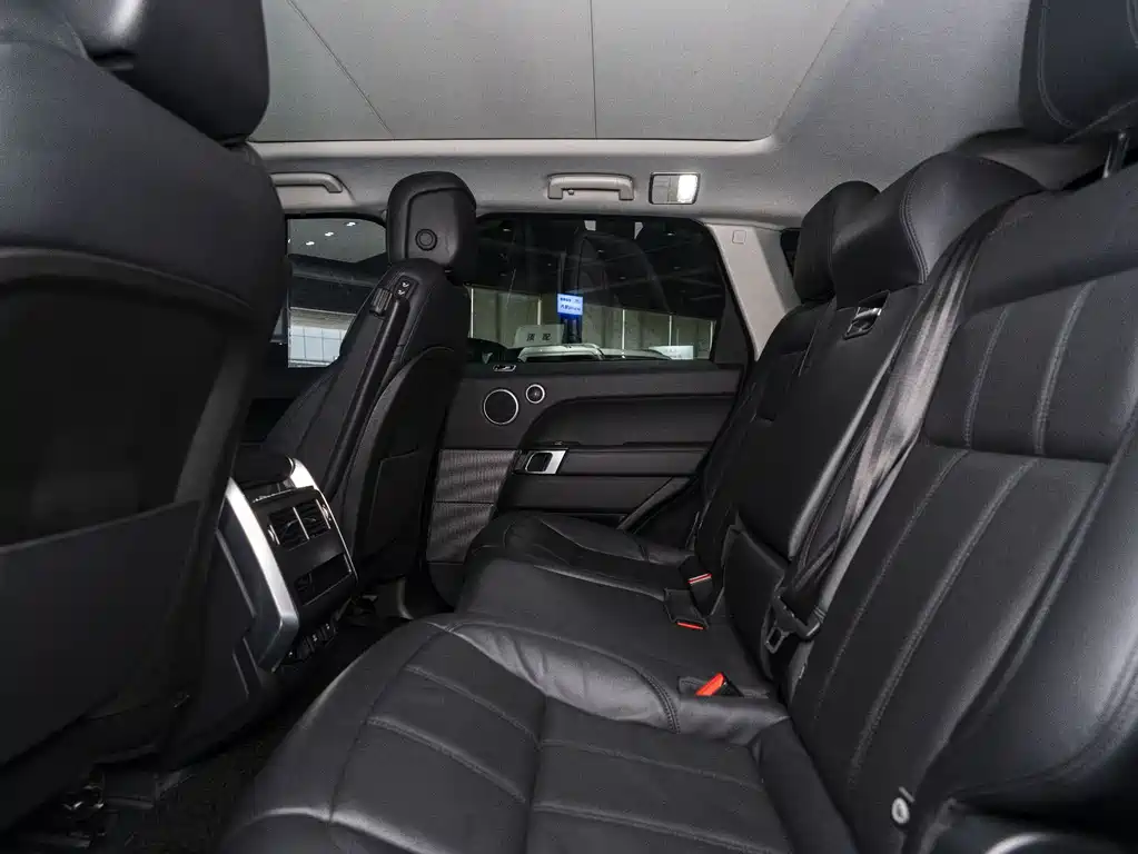 Land Rover Sport 2020 — фото 16