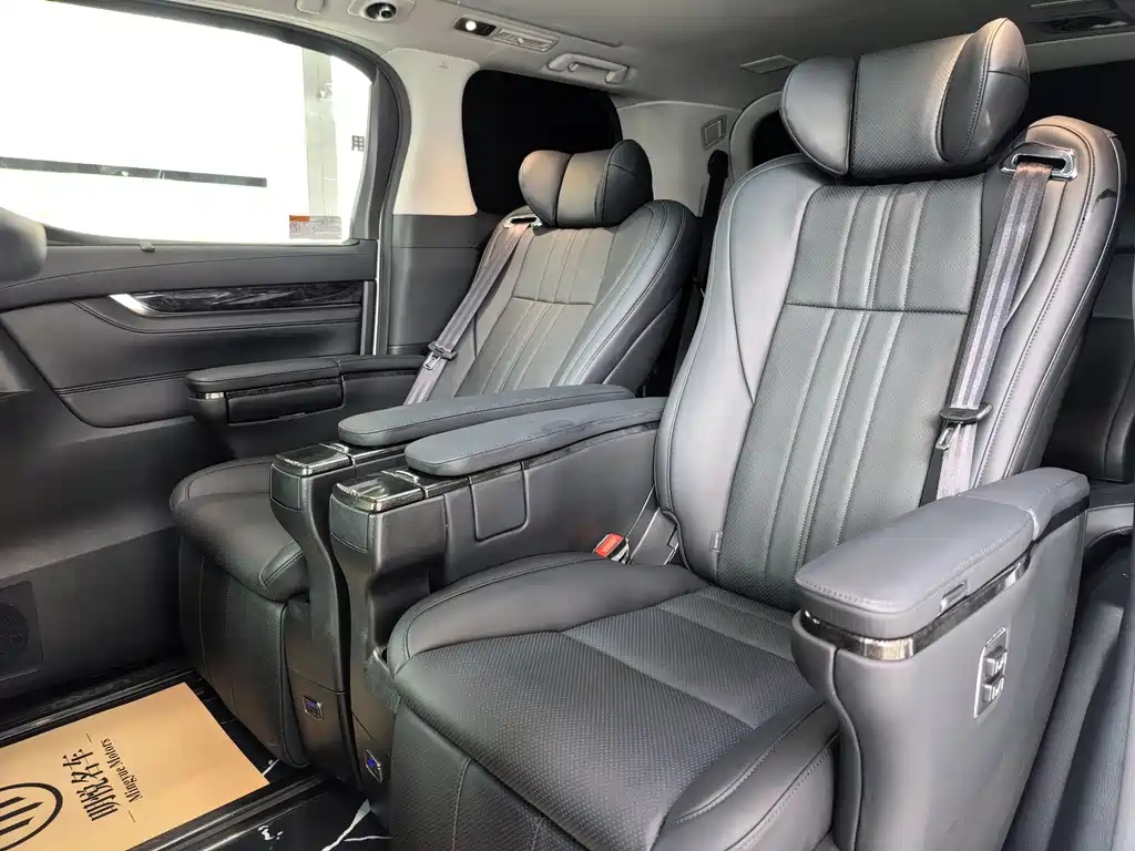 Toyota Vellfire 2020 — фото 13