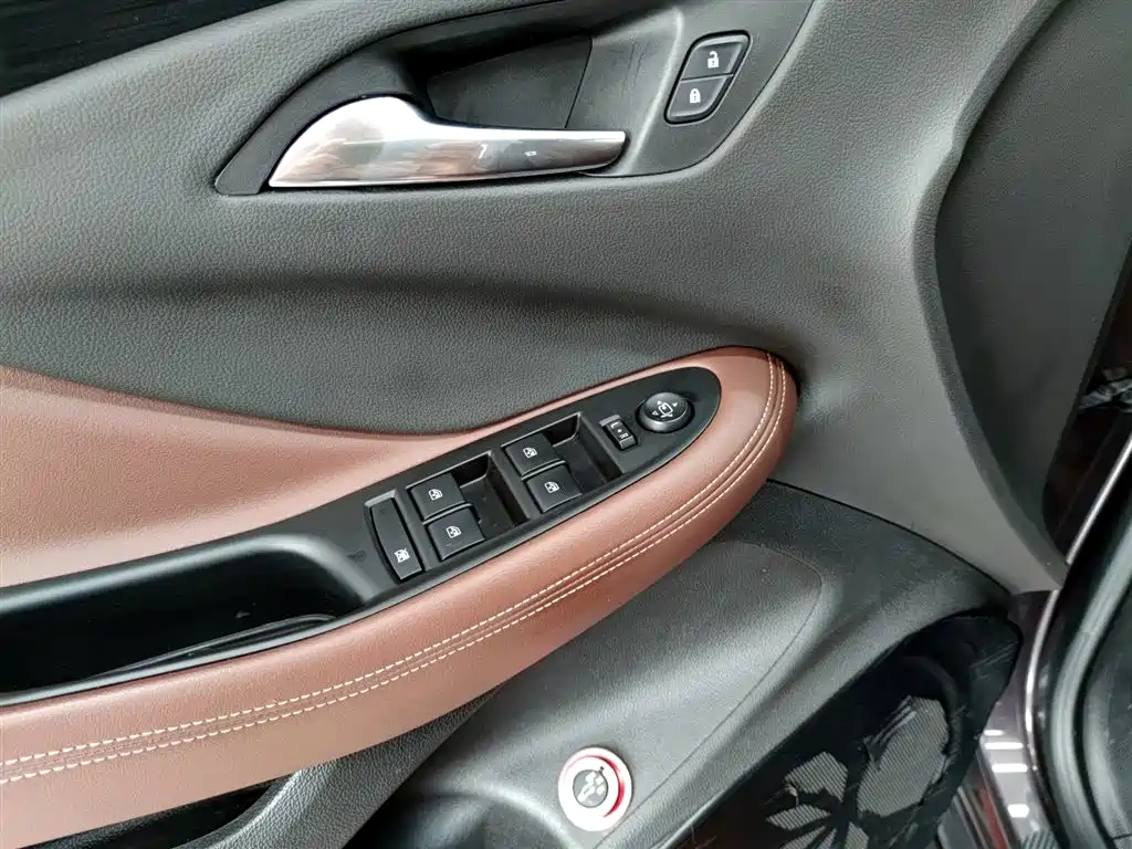 Buick Envision Plus 2018 — фото 16