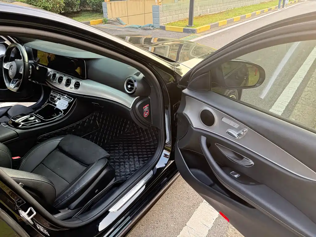 Mercedes-Benz E-Class 2018 — фото 11
