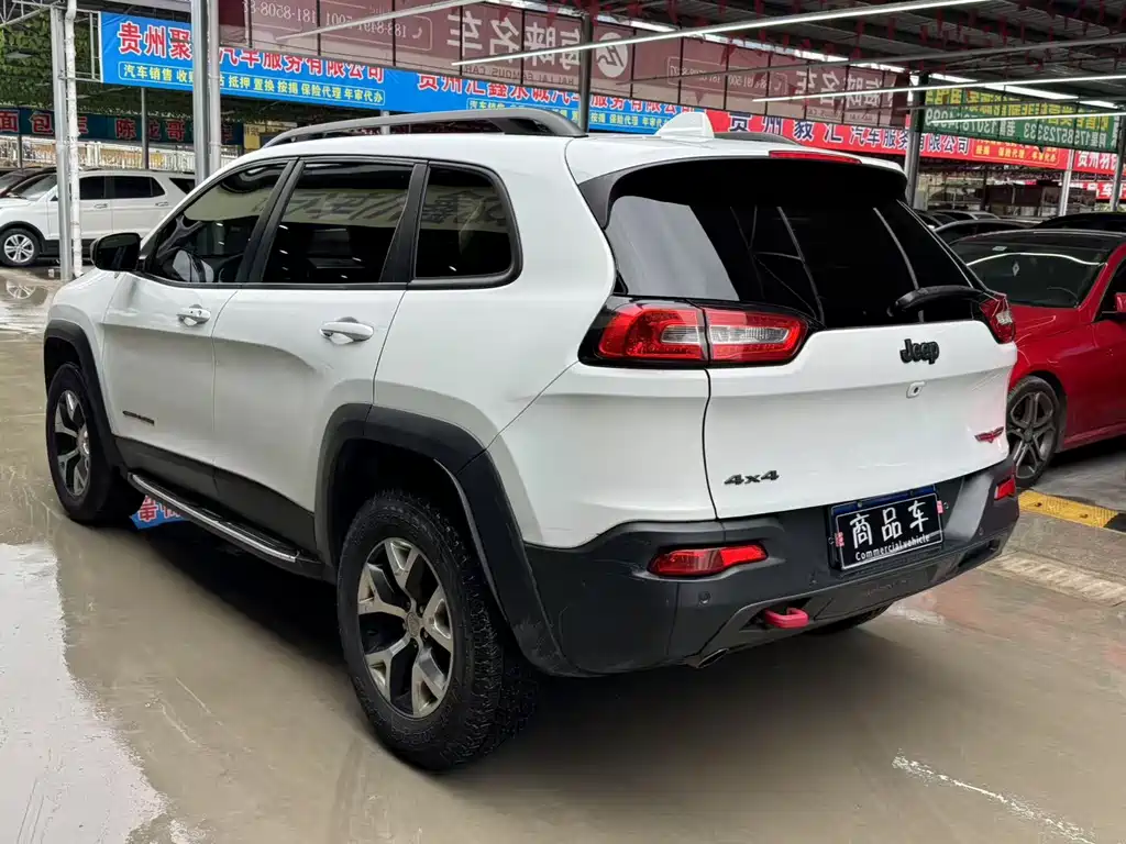 Jeep Cherokee 2016 — фото 15