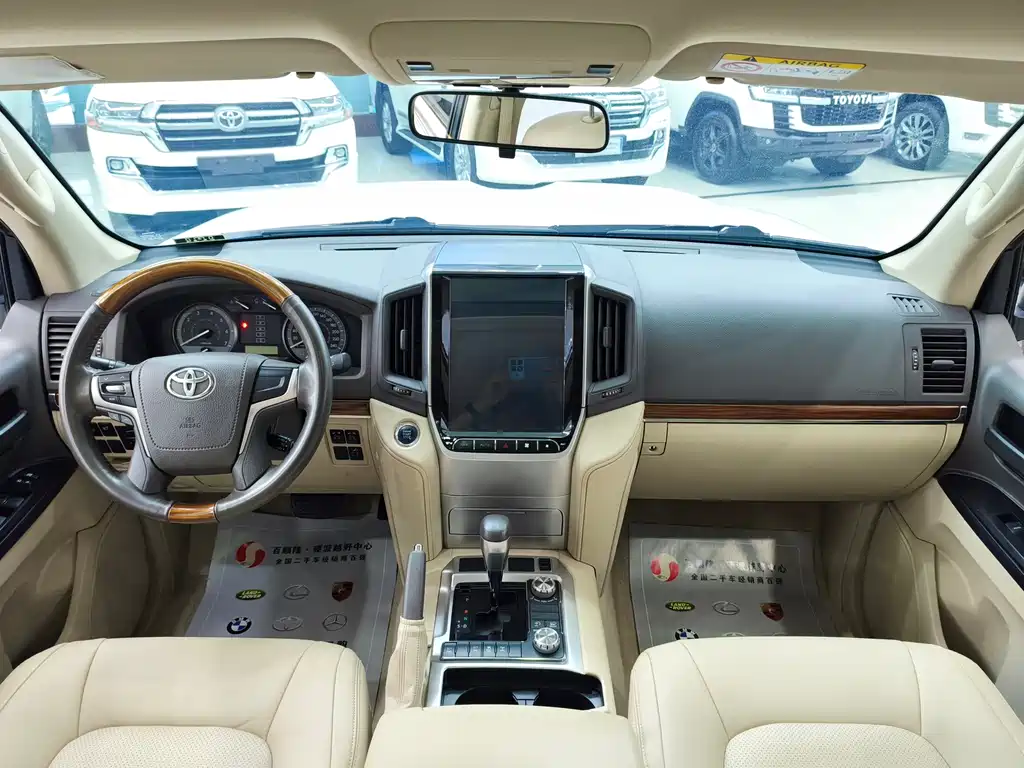 Toyota Land Cruiser 2019 — фото 15