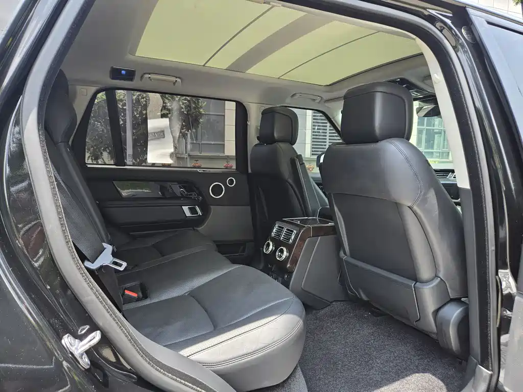 Land Rover Range Rover 2019 — фото 9