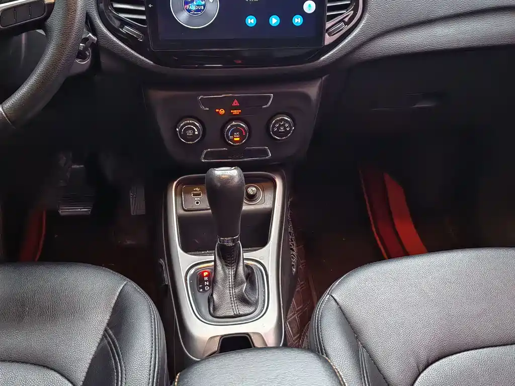 Jeep Compass 2017 — фото 4