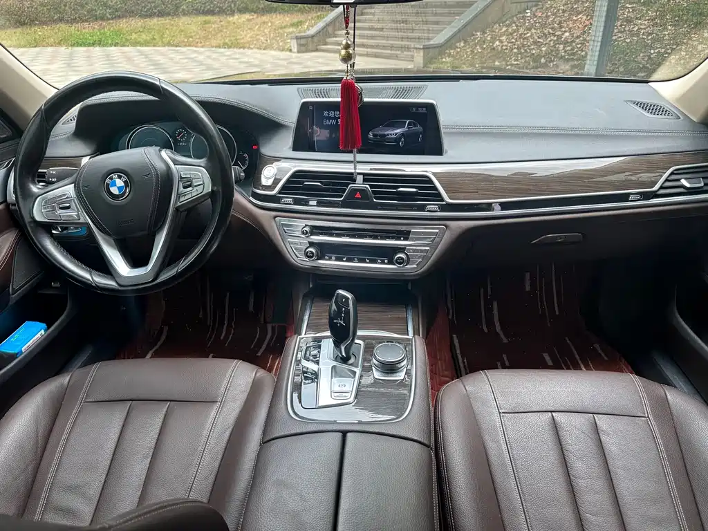 BMW 7 Series 2016 — фото 7