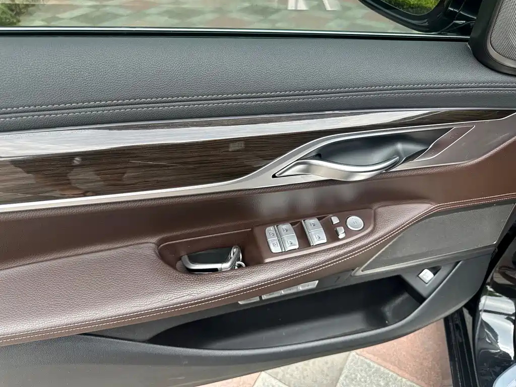 BMW 7 Series 2016 — фото 15