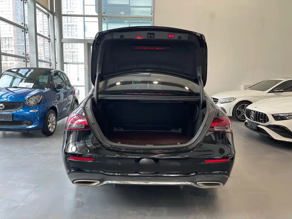 Mercedes-Benz E-Class 2022 — фото 15