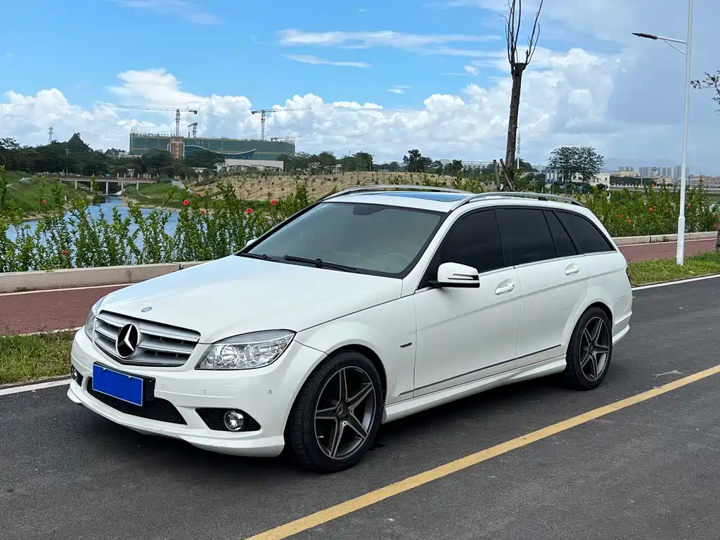 Mercedes-Benz C-Class 2010 — фото 1