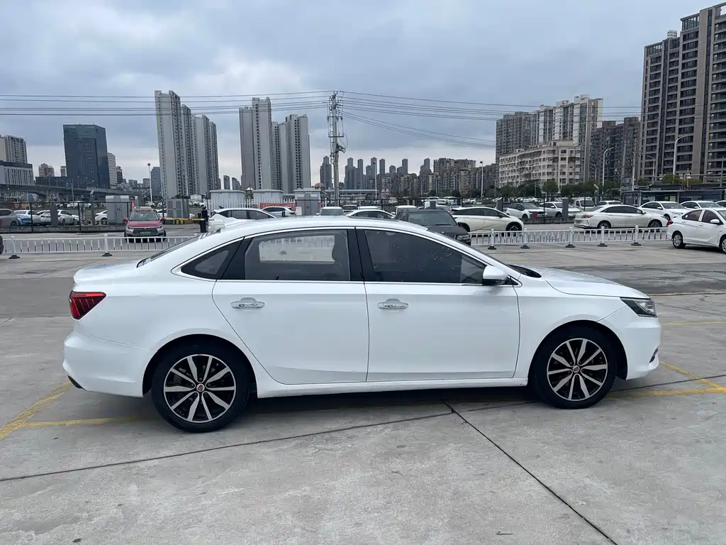 Roewe i6 Classic 2018 — фото 8