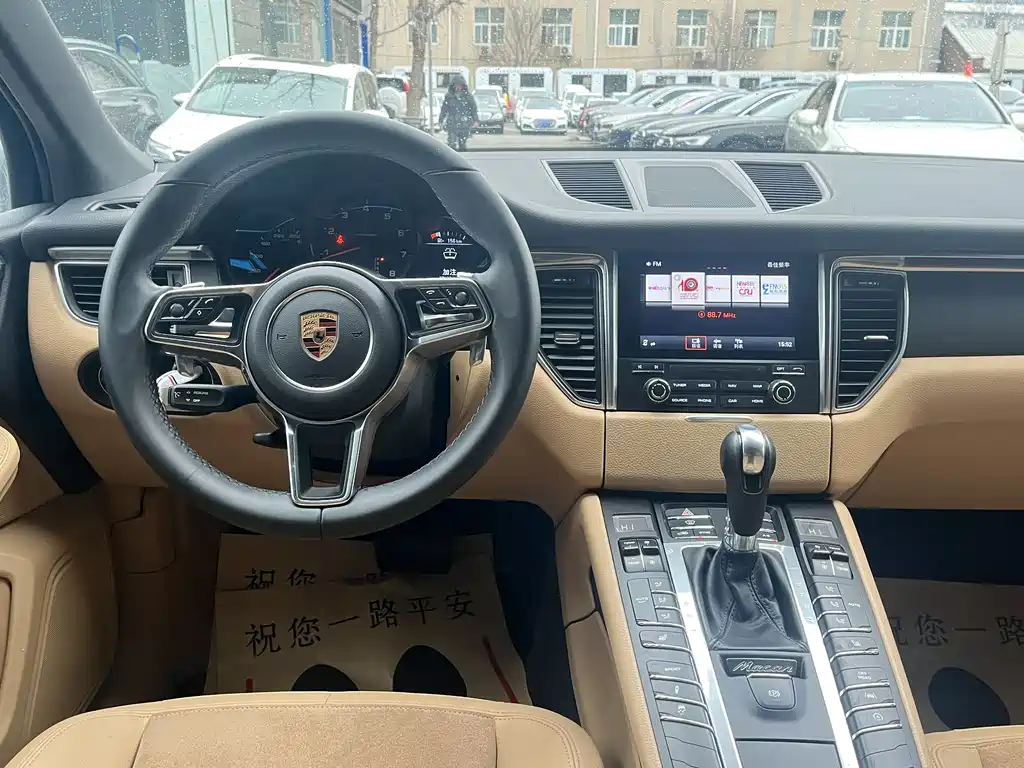 Porsche Macan 2018 — фото 19