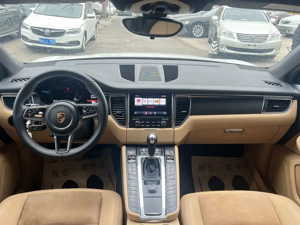 Porsche Macan 2018 — фото 16