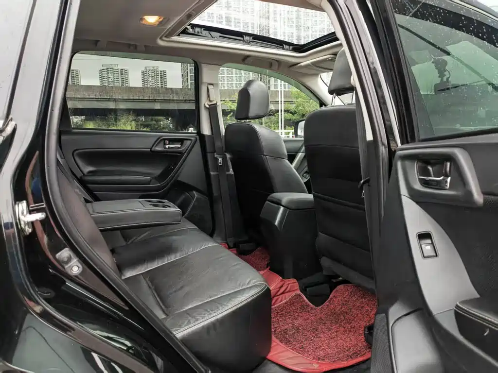 Subaru Forester 2015 — фото 12