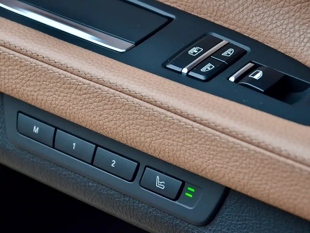 BMW 7 Series 2015 — фото 18