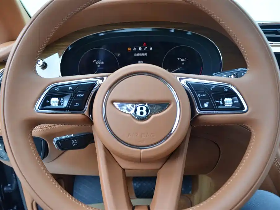 Bentley Bentayga 2022 — фото 8