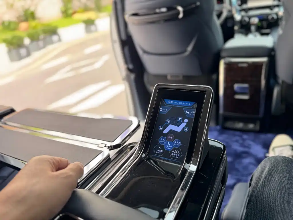 Toyota Alphard 2019 — фото 14