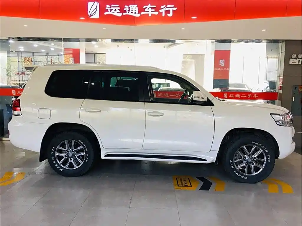 Toyota Land Cruiser 2017 — фото 3