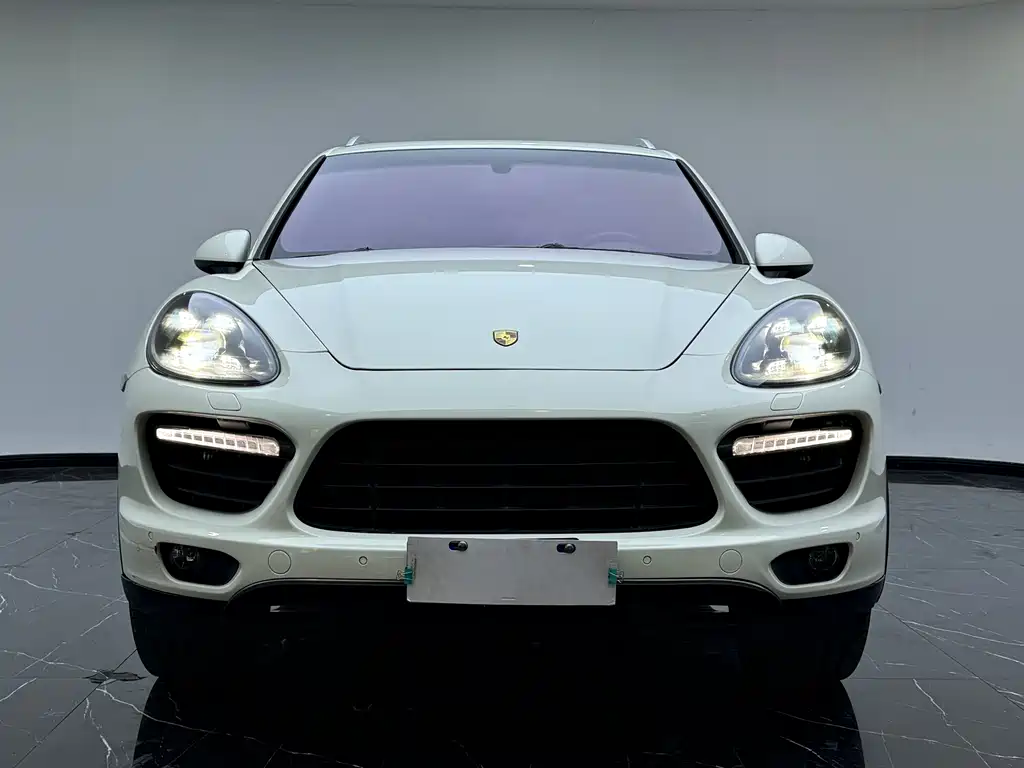 Porsche Cayenne 2011 — фото 2
