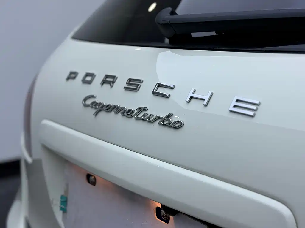 Porsche Cayenne 2011 — фото 17
