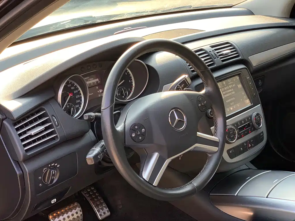 Mercedes-Benz R-Class 2016 — фото 16