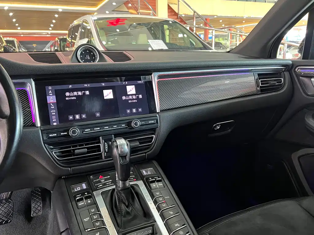 Porsche Macan 2019 — фото 13