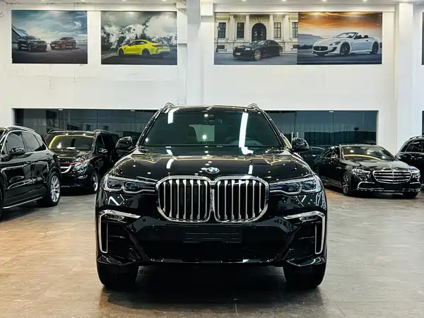 BMW X7 2021