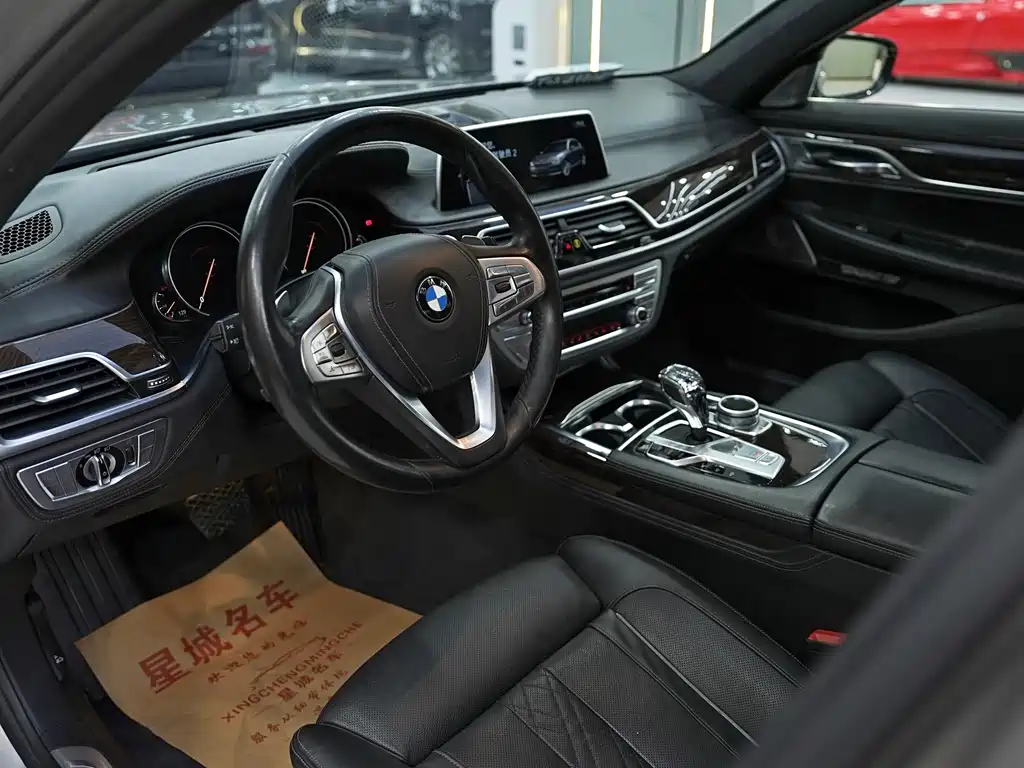 BMW 7 Series 2016 — фото 14