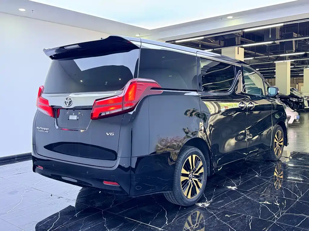 Toyota Alphard 2022 — фото 20