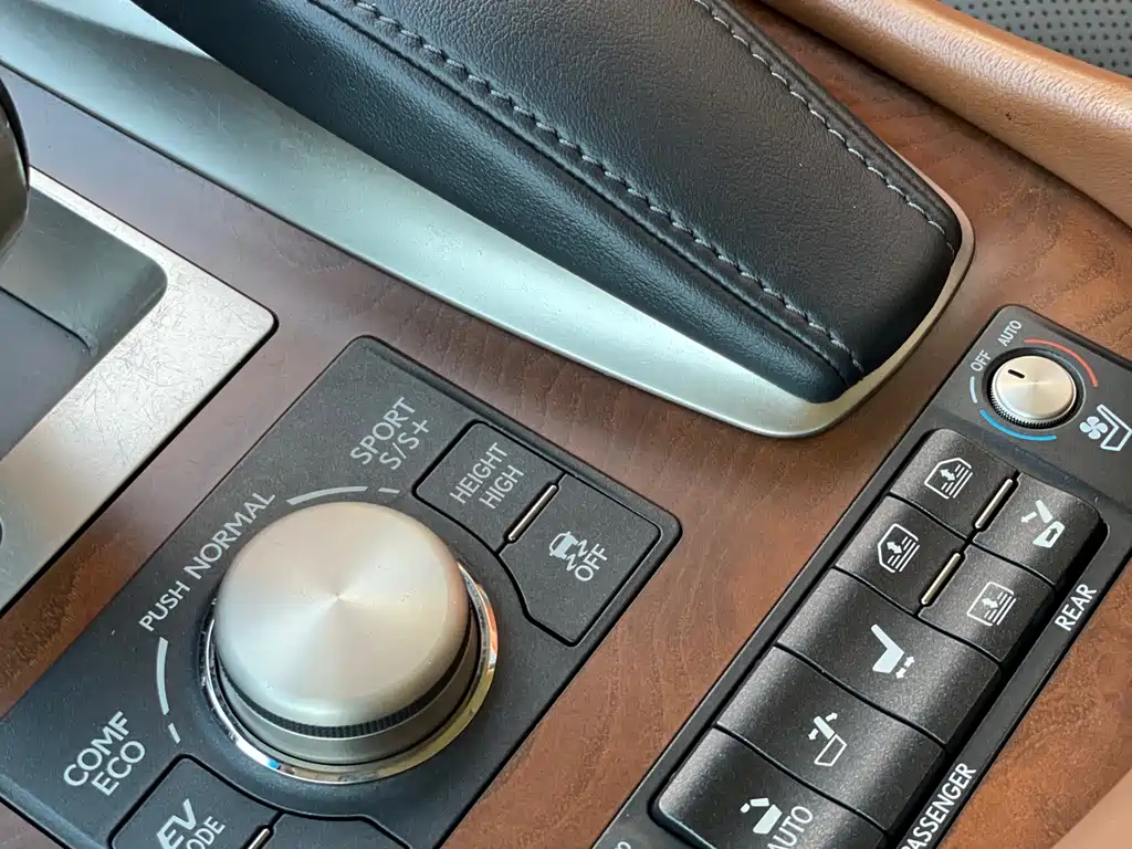 Lexus LS 2014 — фото 45